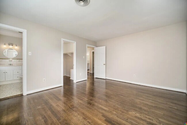 Building Photo - Incredible 2 story in West End with huge wraparound lawn