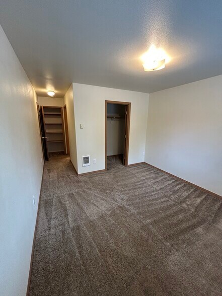Building Photo - 919 College Ln NE