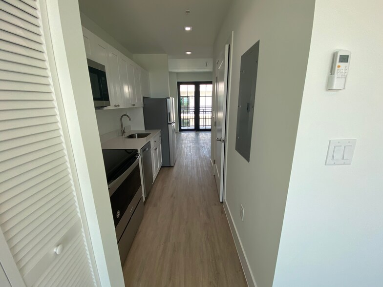 Building Photo - 4100 SW 64th Ave