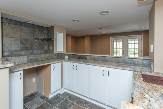 Building Photo - 720 Vista Hills Ct