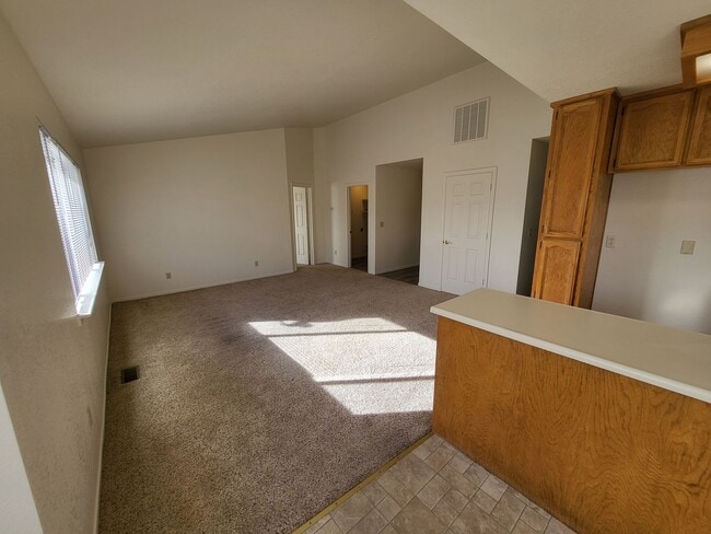 Building Photo - CAB0848&gt;**