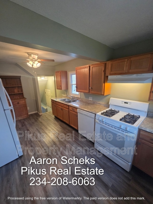 Building Photo - 1806 Flint Ave