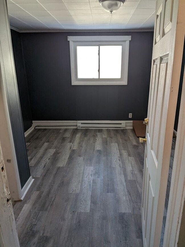 Building Photo - 1221 Eynon St