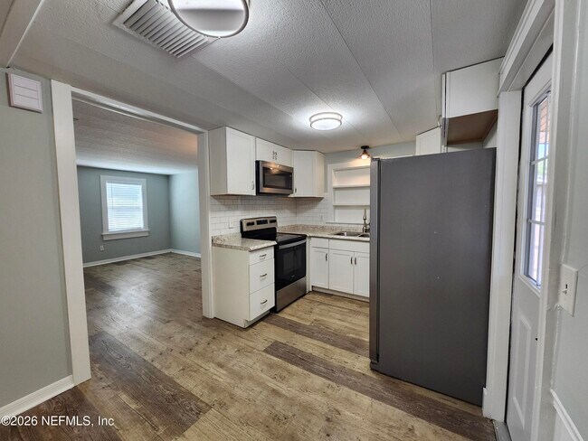 Building Photo - 126 Phoenetia Dr