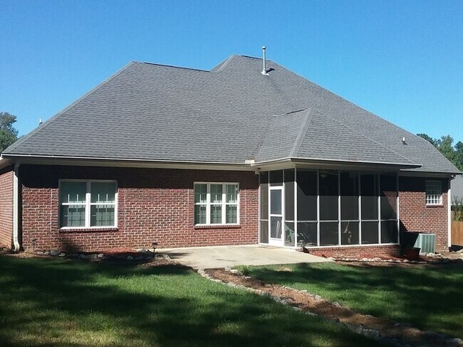 Building Photo - Evans Home * Millshaven Subdivision * Main Floor Primary