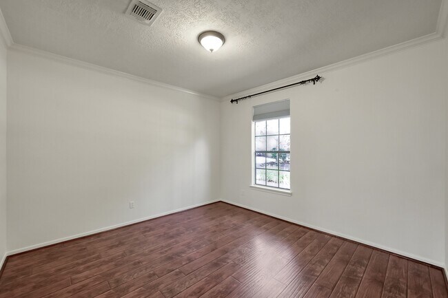 Building Photo - 23 Heathstone Pl