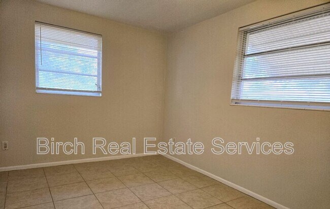 Building Photo - 2552 Chancery Dr