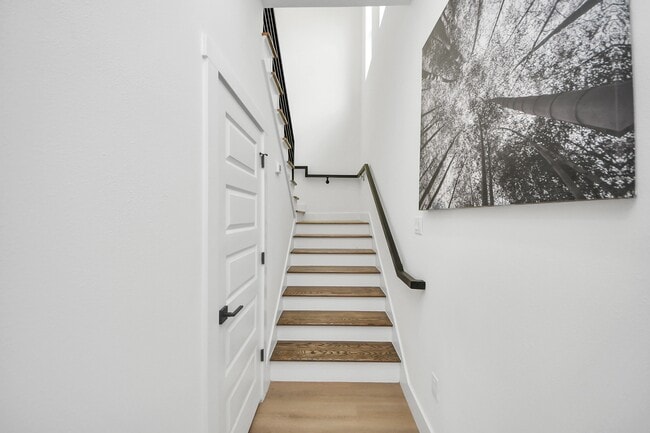 Building Photo - 8815 Edgar St