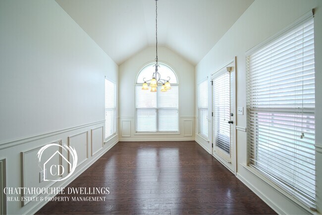 Building Photo - 30 Churchhill Dr