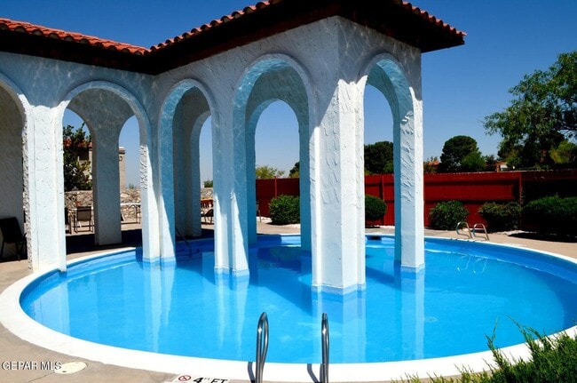 Building Photo - 6201 Escondido Dr