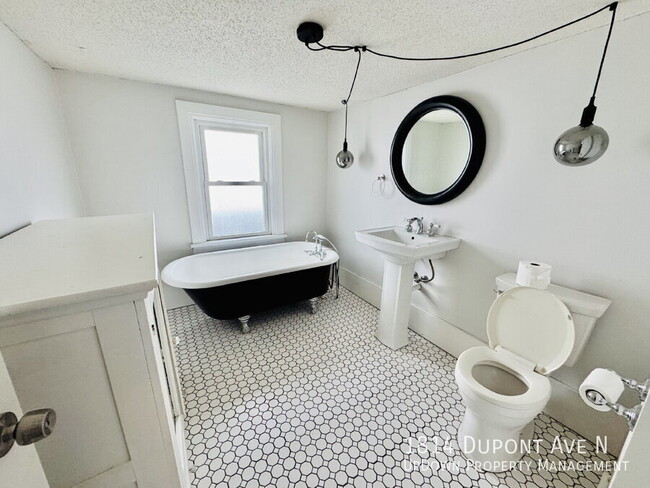 Building Photo - 1814 Dupont Ave N