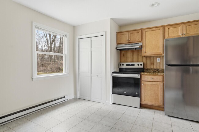 Building Photo - 4 Linda Ln