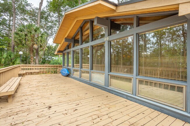 Building Photo - 10 Manatee Way