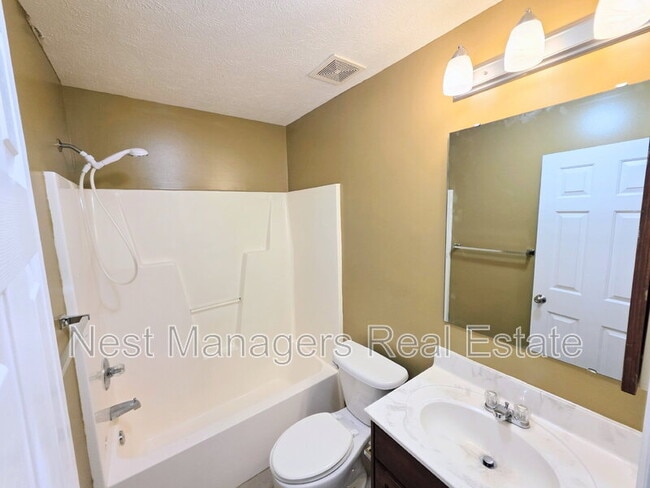 Building Photo - 1612 Middle Creek Cir