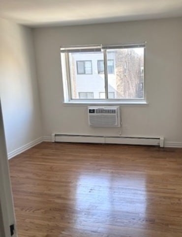 Building Photo - 5730 N Sheridan Rd