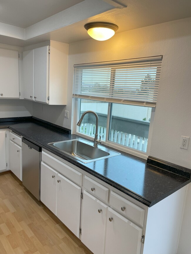 kitchen - 7962 Arly Ct