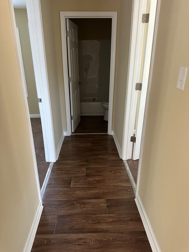 Building Photo - 27 Webb Ave