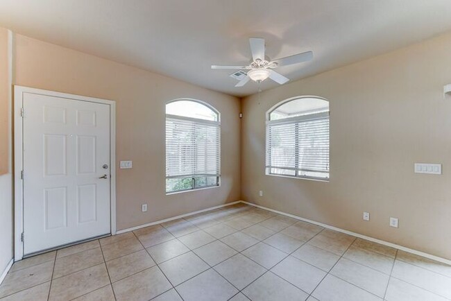 Building Photo - COMING SOON! Beautiful Townhome in Great Location