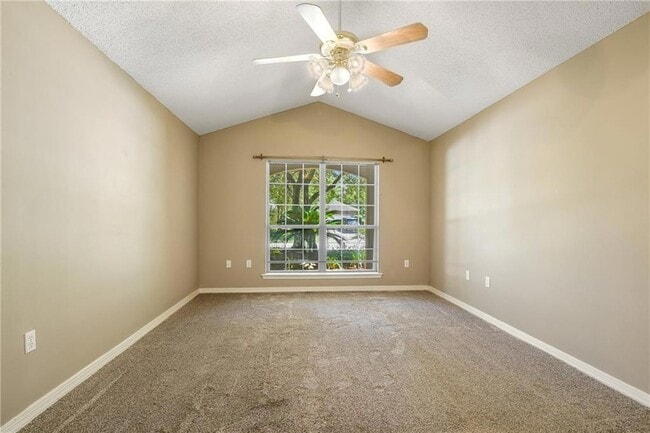 Building Photo - 1044 Breckenridge Dr