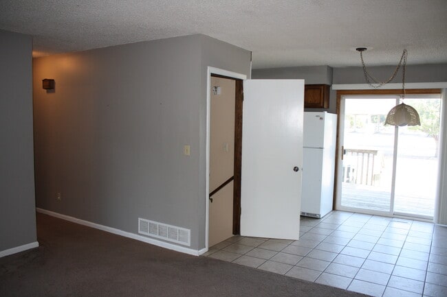 Building Photo - 1806 W 40th St