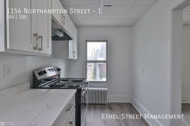 Building Photo - 1154 Northampton St