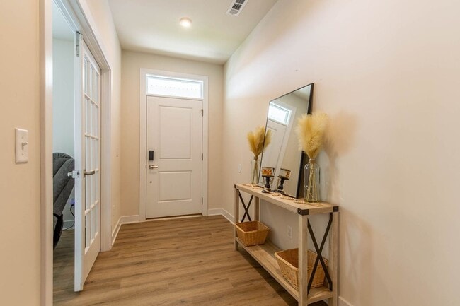 Building Photo - 5BR/3.5BA In Smyrna