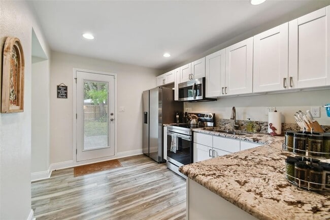 Building Photo - 4324 S Clark Ave