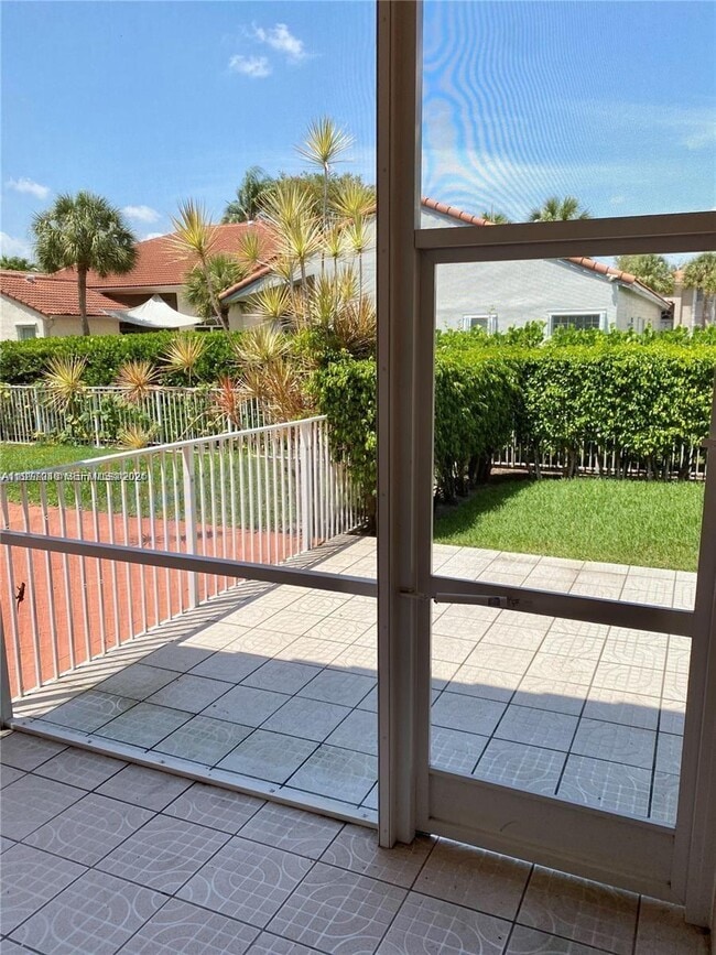 Building Photo - 15627 SW 16th Ct