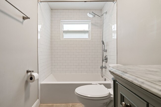 Building Photo - Recently Renovated 3BR Home Near Downtown Durham with Spacious Backyard! Available Now! Pet Frien...
