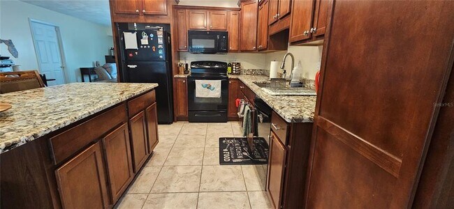 Building Photo - 1823 SE 15th St