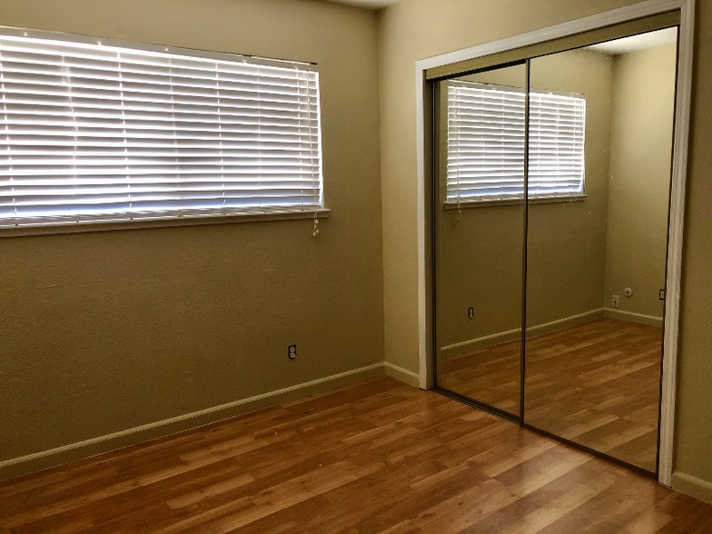 Building Photo - 1302 Briarwood Way