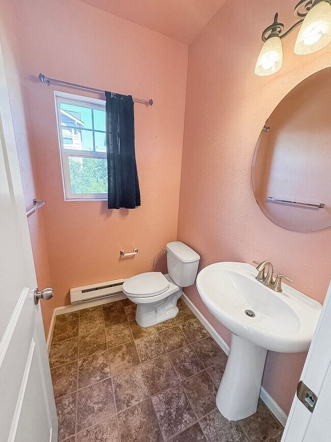 Building Photo - Beautiful North Creek Condo
