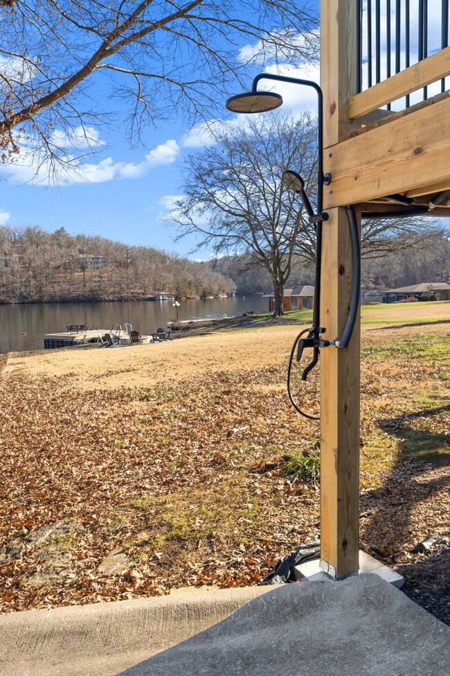 Building Photo - 89 Mayfair Dr