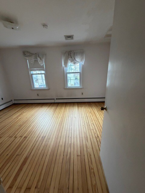 Building Photo - 58 Amherst Ave