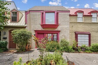 Building Photo - Updated 2-Bed, 2.5-Bath Condo in Sought-Af...