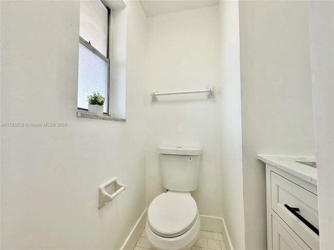 Building Photo - 8051 S Colony Cir