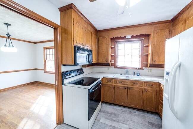 Building Photo - 4 Bedroom || 3 Bathroom Home with Finished Basement