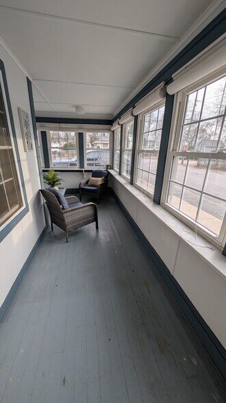 Building Photo - 178 Manning St