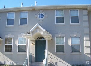 Building Photo - Updated Charleston Heights Townhome