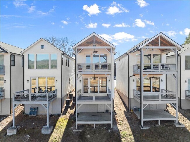 Building Photo - 35 Cottonwood St