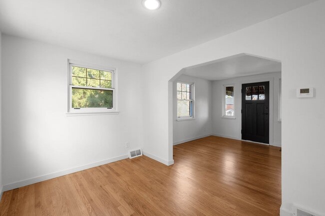 Building Photo - Move in TODAY! Check out this beautifully RENOVATED 3 bedroom in CHURCHILL!