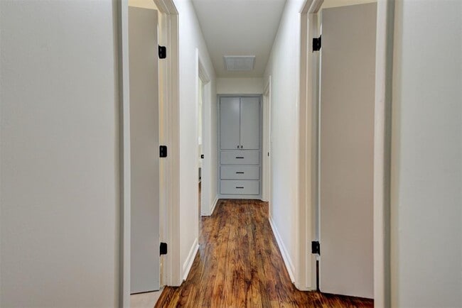 Building Photo - 1510 Melrose Dr