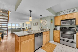 Building Photo - Coastal Living in the Heart of Folly Beach