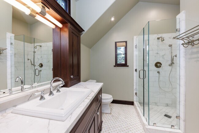 Building Photo - Delightful Private 3BR/4.5BA + Office Home in Del Mar