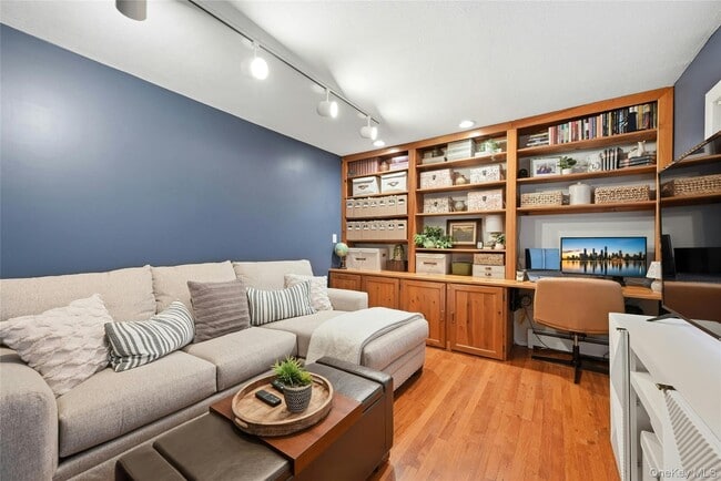 Building Photo - 38 Ormond Ave