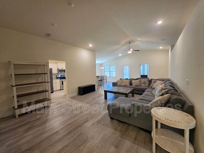 Building Photo - 4411 Fiske St