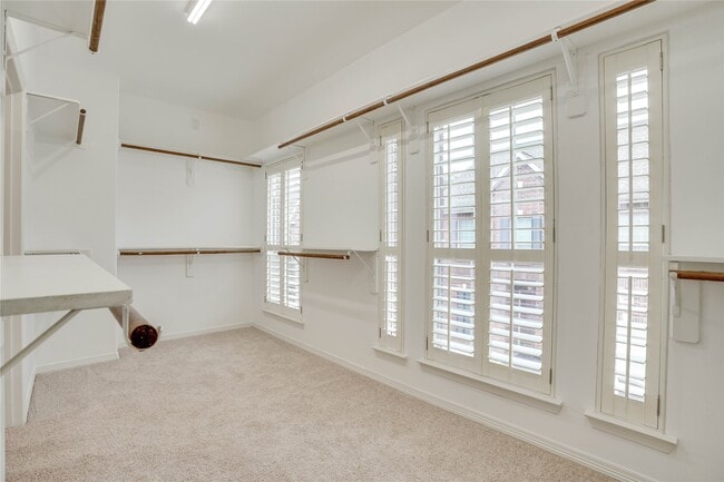 Building Photo - 3015 W Park at Fairdale