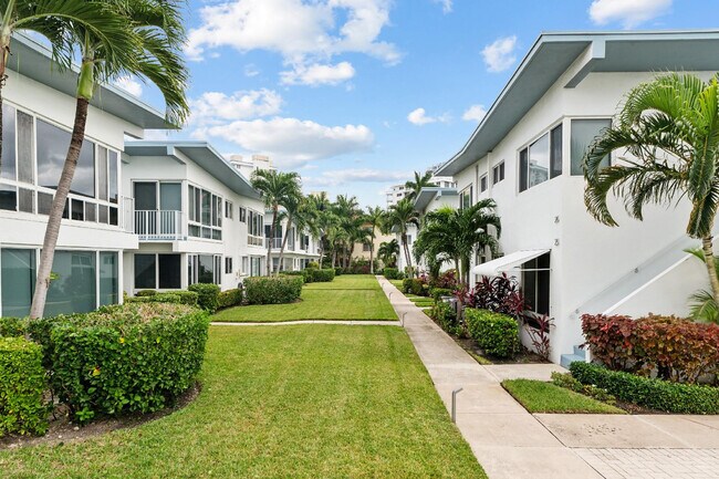 Building Photo - 425 Bayshore Dr