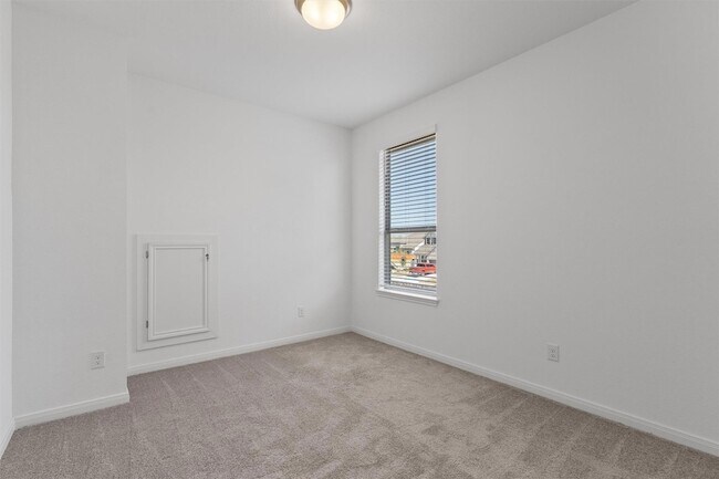 Building Photo - 338 Langhorne Bnd