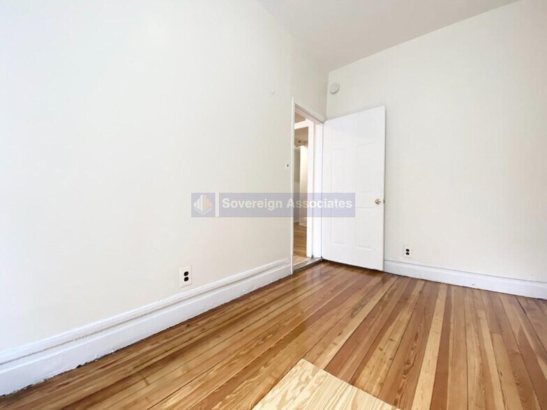 Building Photo - 182 Claremont Ave